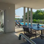 Chillax Holiday home *