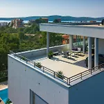 Holiday home Chillax